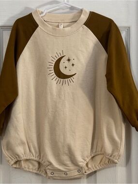 Rylee + Cru Unisex Baby Cream and Brown Half Moon Graphic Long Sleeve Bodysuit